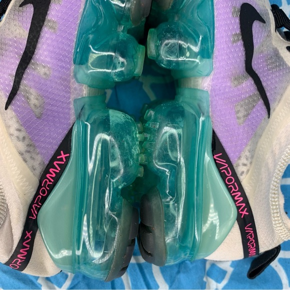 Nike Women’s size 5.5 Air Vapormax 2019 dragon fruit Running Air Max wmns shoes - Picture 11 of 11